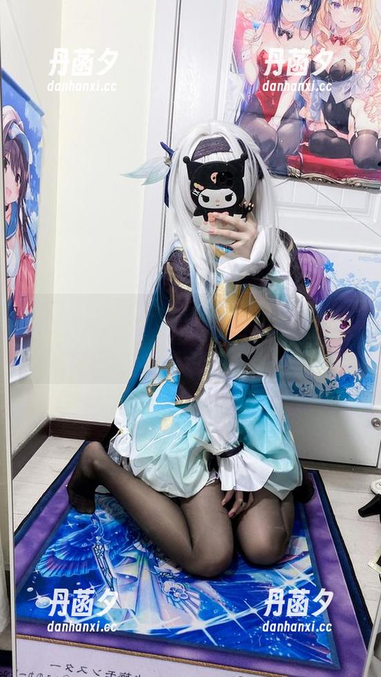 这张照片让我想到了学园偶像的大世界，白栎Shirly在cos藤田琴音方面也是没在怕。
