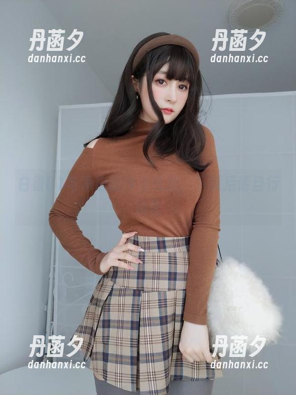 白银81与海边的沙滩邂逅，下载后请自行消化