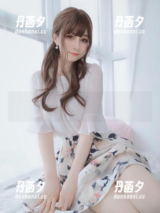 白银81的写真不一般，女神风就要这么洒脱！