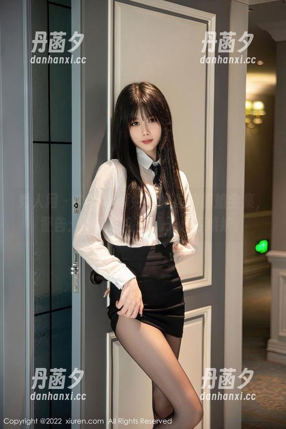 秀人网 - Cris_卓娅祺发起的御姐全集，警告：看完不会对镜子心存嫉妒。