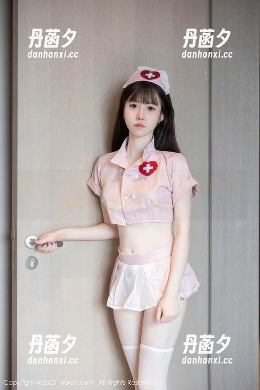 秀人网 - 图片收藏必备，短裙全套Mila嘟嘟完全诠释“俏皮”。