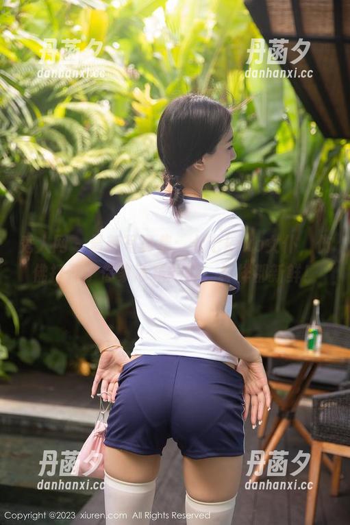 秀人网 - 最新写真集：七七kiko女仆，仿佛打开了你家冰箱的门，样样都新鲜！