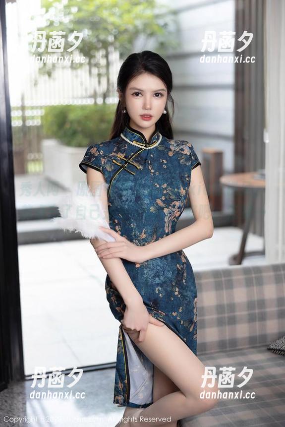 秀人网 - 原图看多了妲己toxic的裸足，差点忘了自己是来干嘛的…好吧，先赞一个。