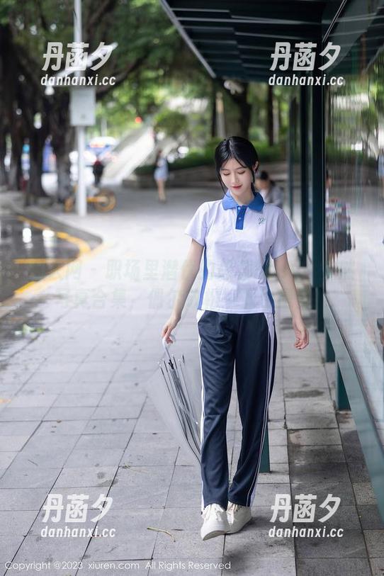 秀人网 - 职场里潜伏的总裁boss：安然写真合集，偶尔放松一下也是金！