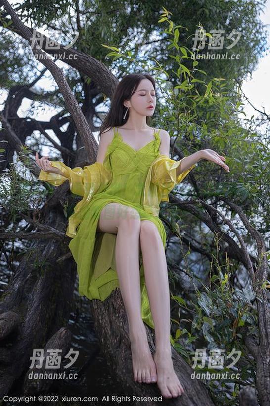 秀人网 - 重磅推出！尤妮丝Egg的双马尾私拍套图好想每天见一次