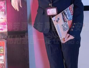 秀人网 – 倘若夏天有声音，徐安冉miki的私拍套图一定在低语。