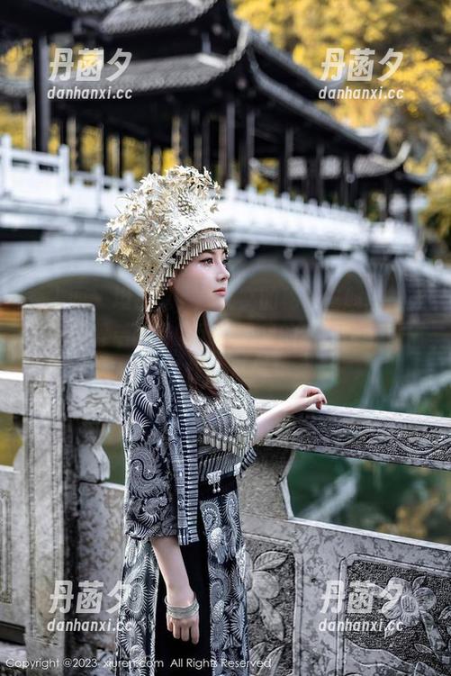 秀人网 - 坦白说，林文文的秘书主题白衬衫，美图背后藏着的可能是我的新偶像吧？精选作品足矣。