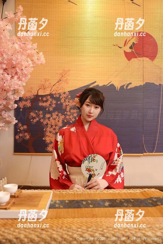 秀人网 - 陆萱萱cecillia的浴室梦游：最新图包来嗨！