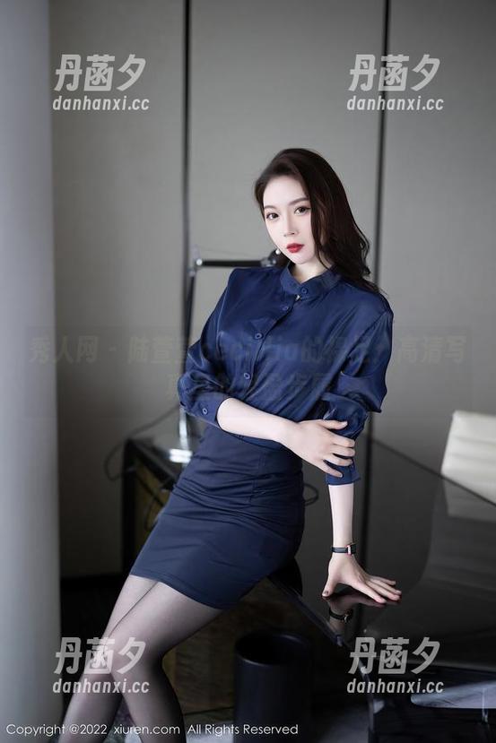 秀人网 - 陆萱萱cecillia的裸足：高清写真里的轻盈步履