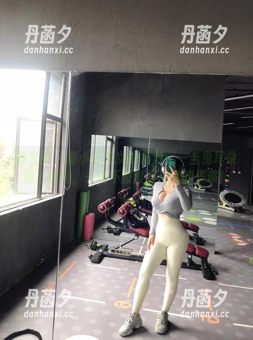 微密圈 - 童小芯兔女郎精选——当兔耳朵遇上时尚，一场不按套路出牌的表演！