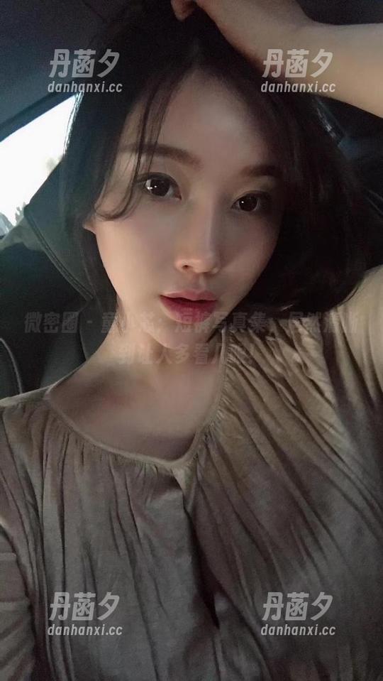 微密圈 - 童小芯：短裤写真集，居然清晰到让人多看几眼！