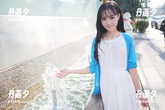美媛馆 - 唐琪儿Beauty写真，一双裸足如何融入壁纸的轻盈气息