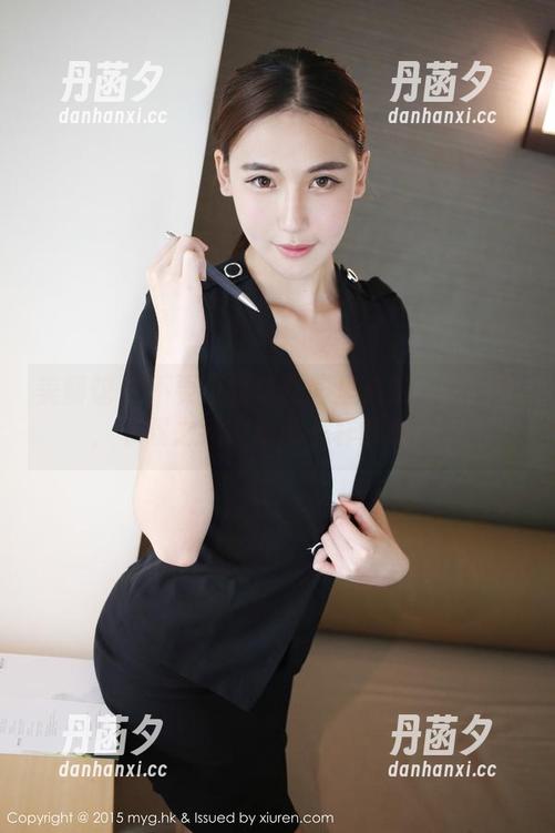 美媛馆 - 不要小看这张绮里嘉的自拍原图，下载之后完全不一样的感觉！