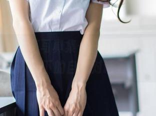 菠萝社 – 油亮写真集——八宝icey在光影下的自我对话
