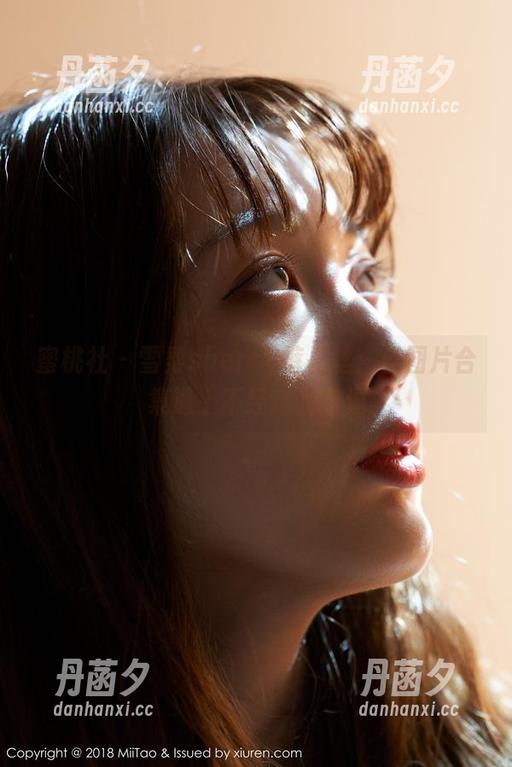 蜜桃社-雪梨sherry 蜜桃社 - 雪梨sherry裤里丝:当图片合集遇上不经意的挑逗