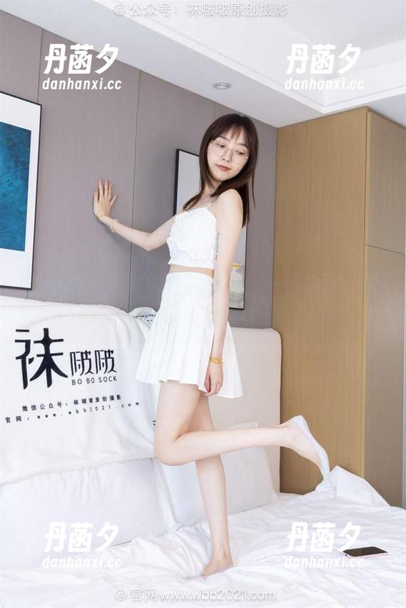 袜啵啵 - 小淳的最新花样：一张原图，咖啡丝让人想多了。