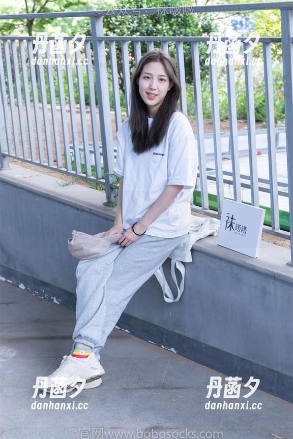袜啵啵 - 熊熊的女孩写真，你敢信这一堆资源都是她自己拍的？