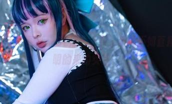 阿寨寨的写真更新：OL液化上衣，想说不如直接穿个透明的来的实在。