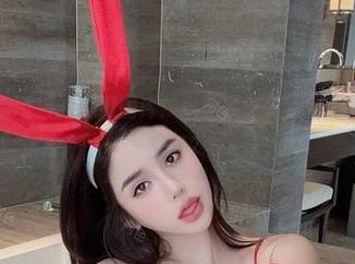 微密圈 – 看阿色的高清图库：半腿红丝，难道这就是流行的密码？