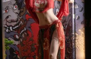 香草喵露露发布最新写真集，女友是个随时上线的神奇物种。