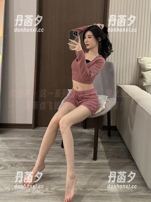 微密圈 - 这一系列空姐套图，黎允熙果然是带你飞得稳稳的，真想分享！