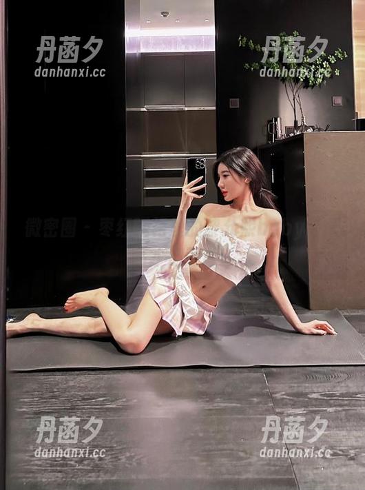 微密圈 - 枣红睡裙里的黎允熙baby，恶搞才是王道！
